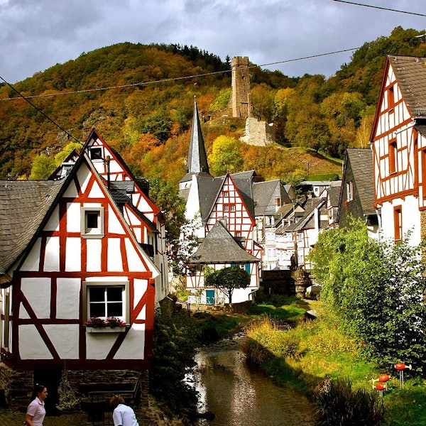 Monreal_Eifel_Wiki cc2.0 Heribert Pohl