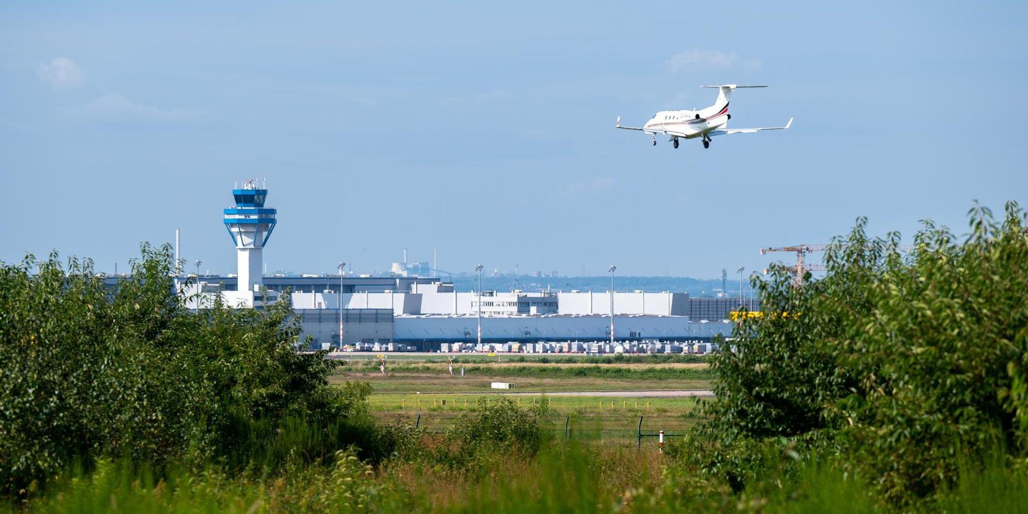 Flughafen Köln-Bonn Symbol WEISER