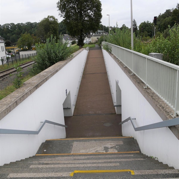 Kall_Bahnhof_Barriere_2