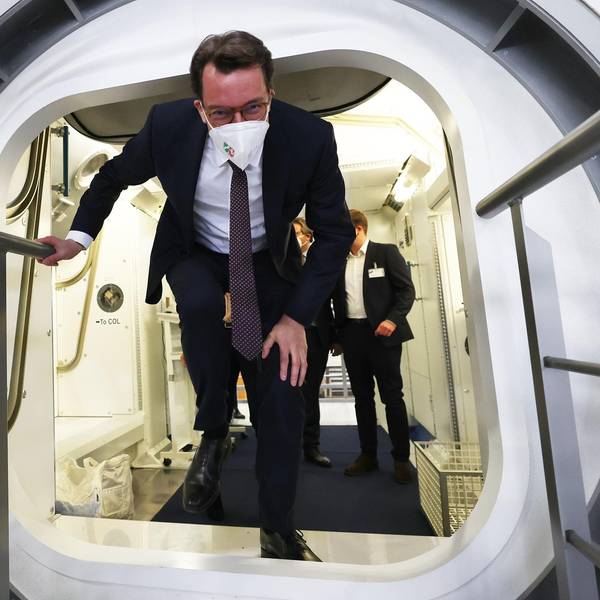 hendrik wüst im DLR