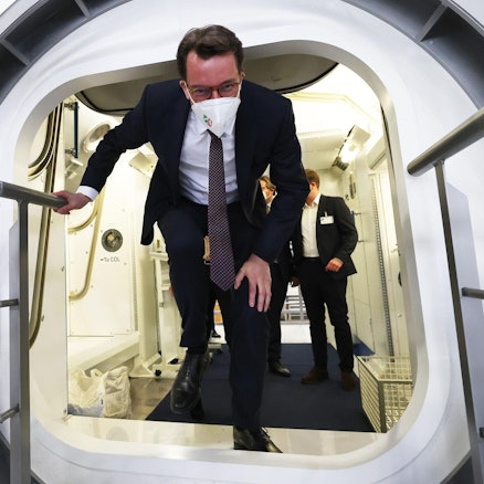 hendrik wüst im DLR