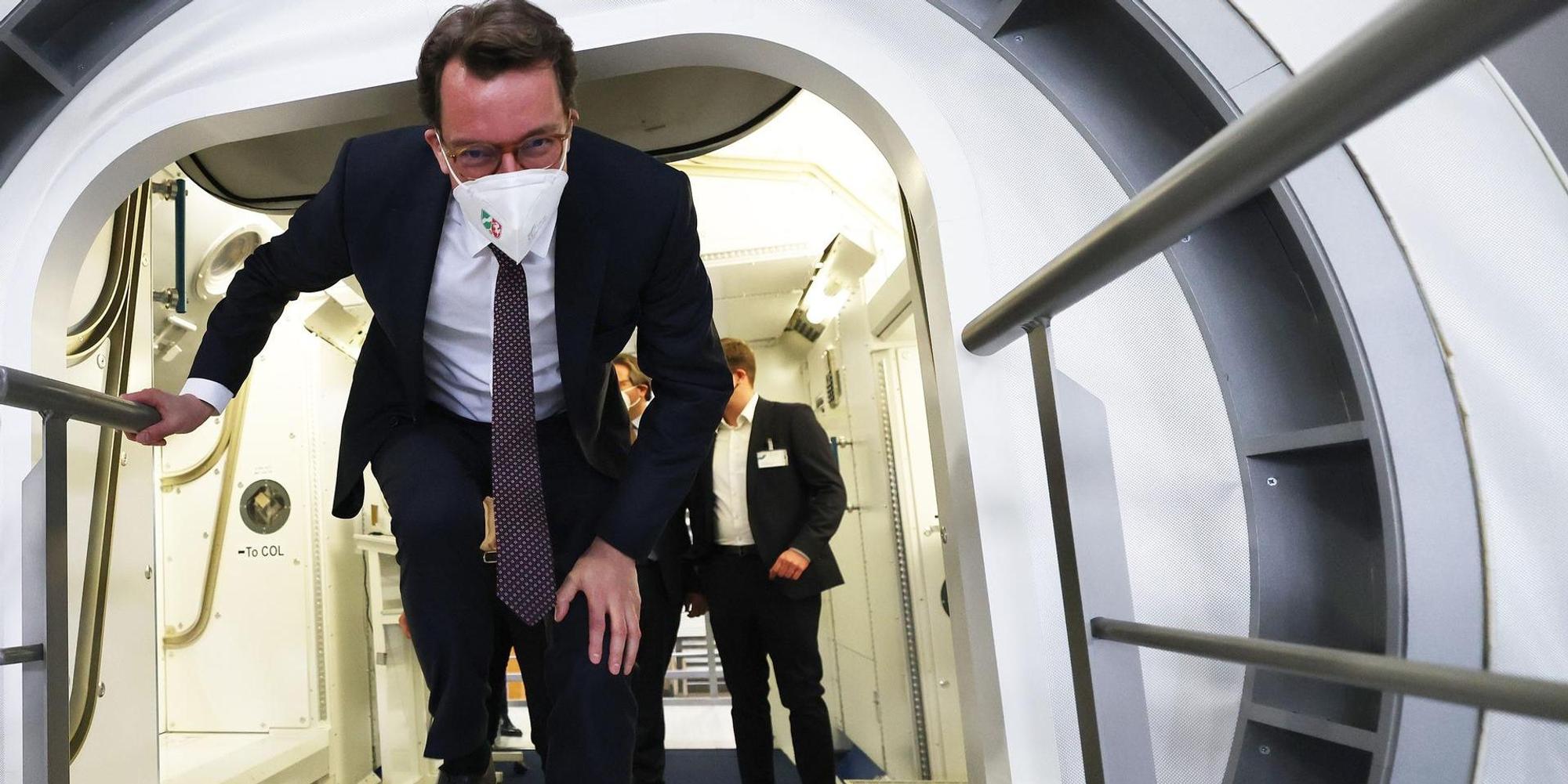 hendrik wüst im DLR