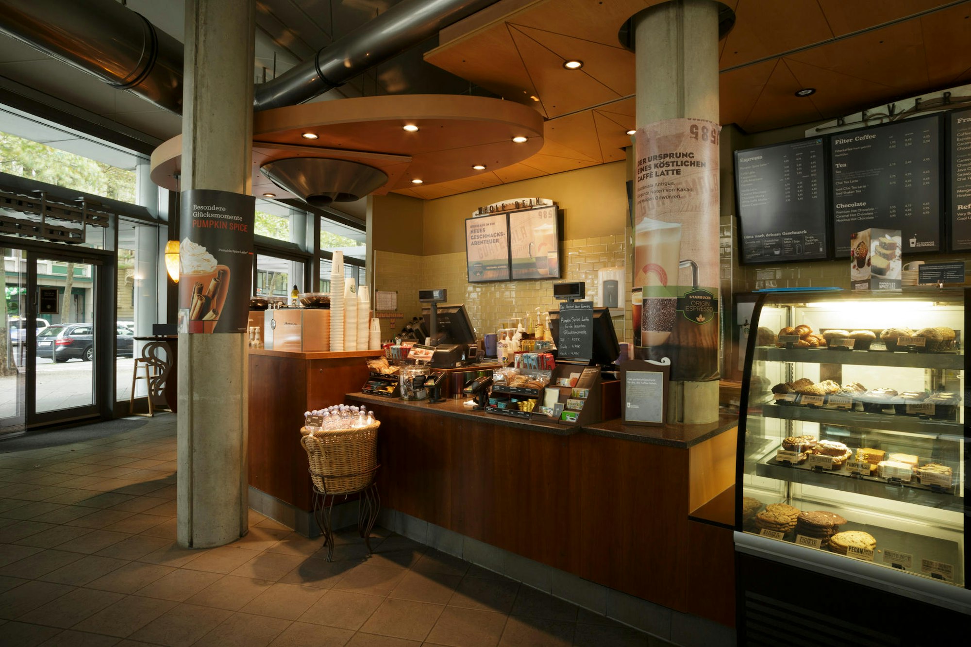 starbucks friesenplatz innen Jörn Neumann