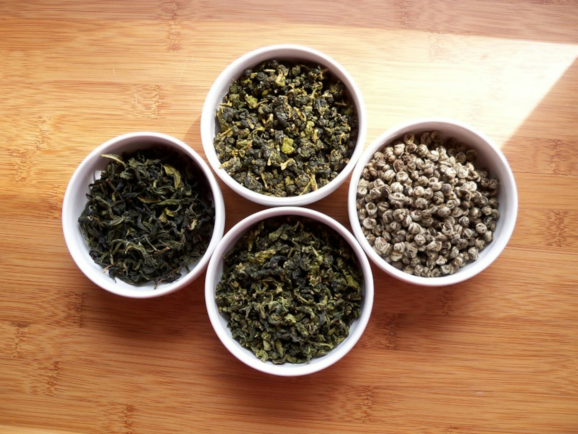 Four_GreenTeas_in_White_Bowls_-1_(6196131680)