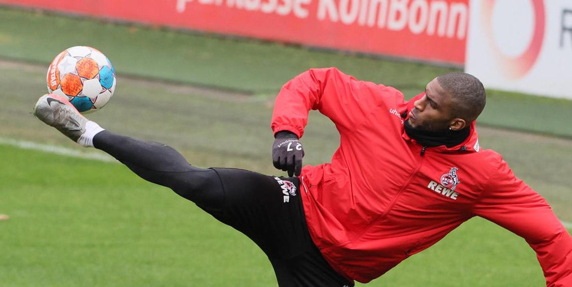 Modeste am Ball