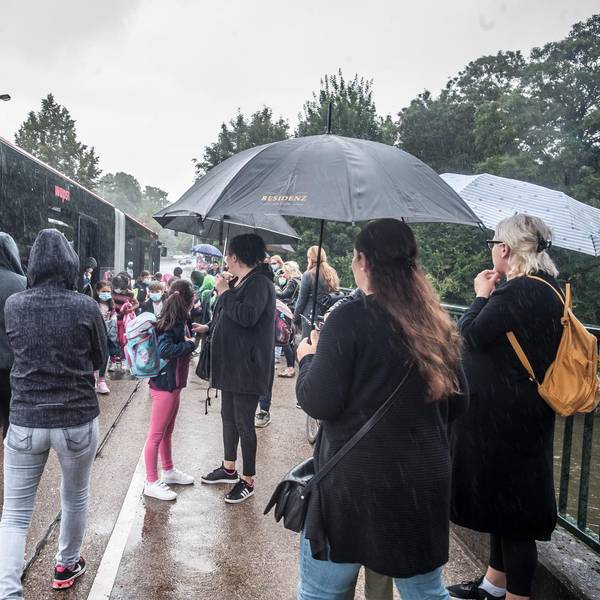 Flut Schüler Leverkusen Bus