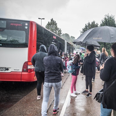 Flut Schüler Leverkusen Bus