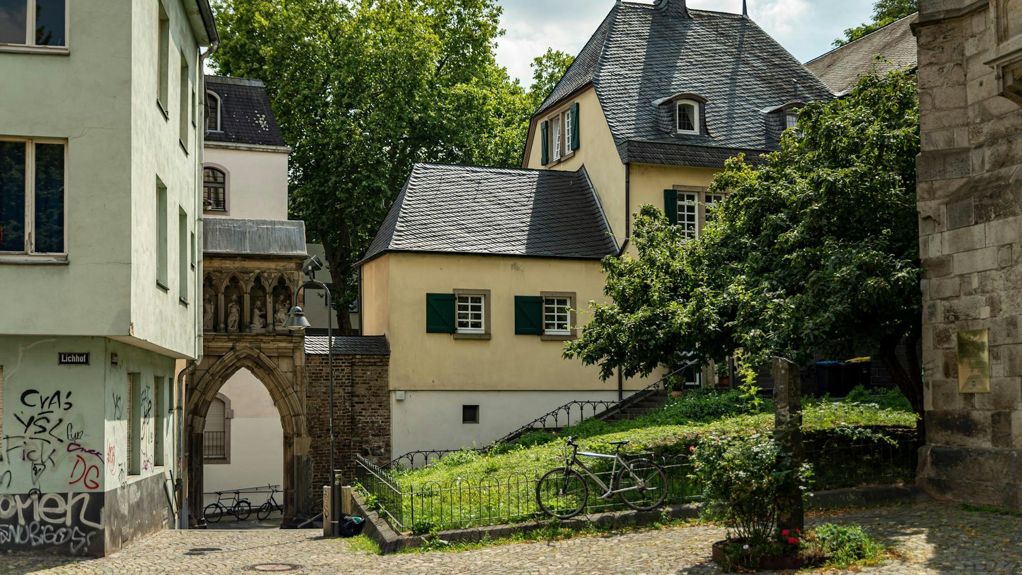 Das Dreikönigenpförtchen am Lichhof von St. Maria im Kapitol