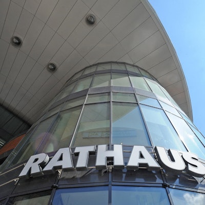 le-rathaus-leverkusen_(2)