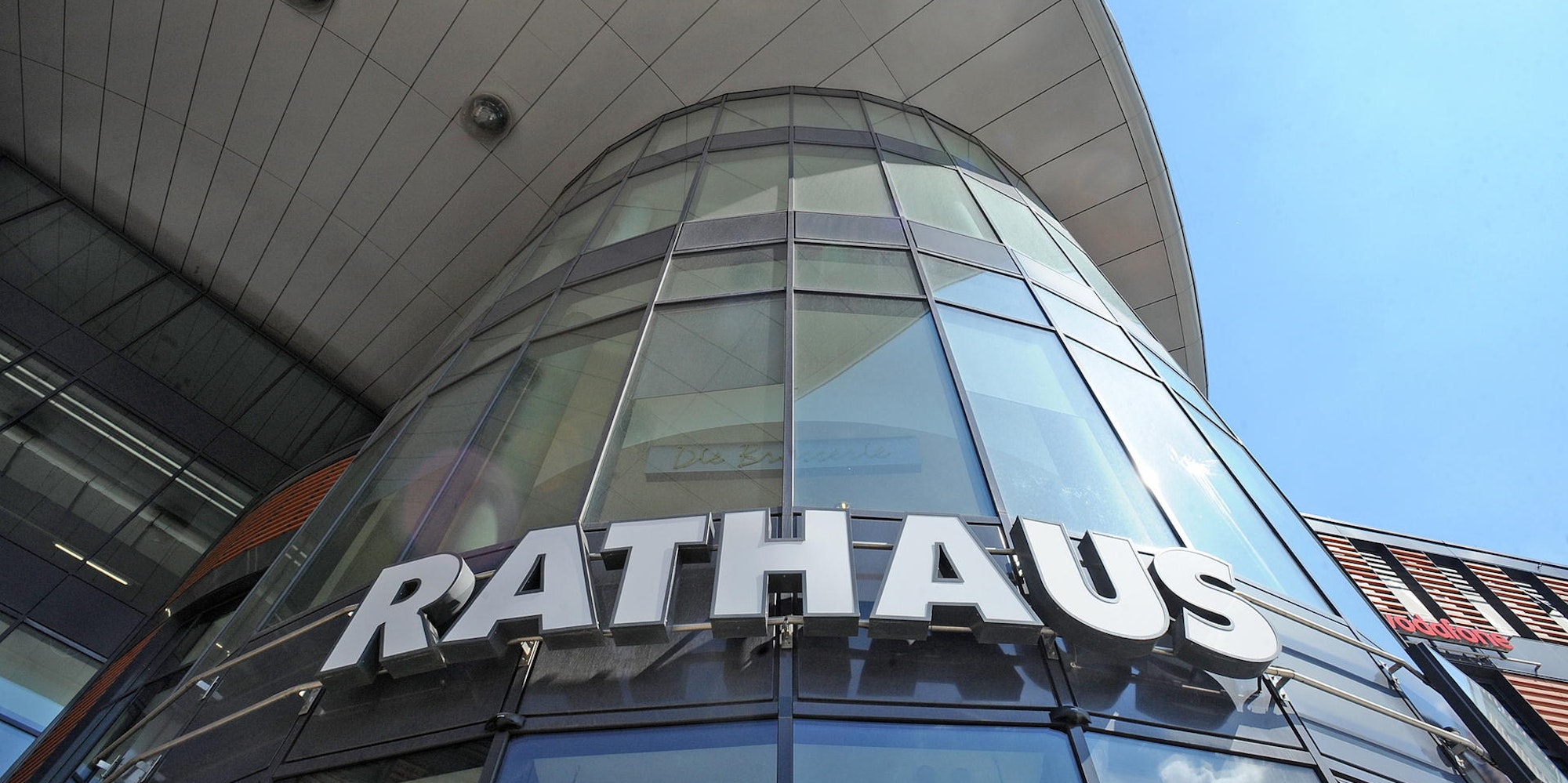 le-rathaus-leverkusen_(2)