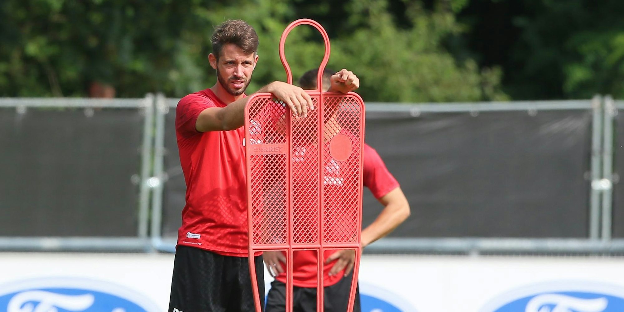 AFAE4C28-7FA8-40ED-9A30-FF01D325C1F6