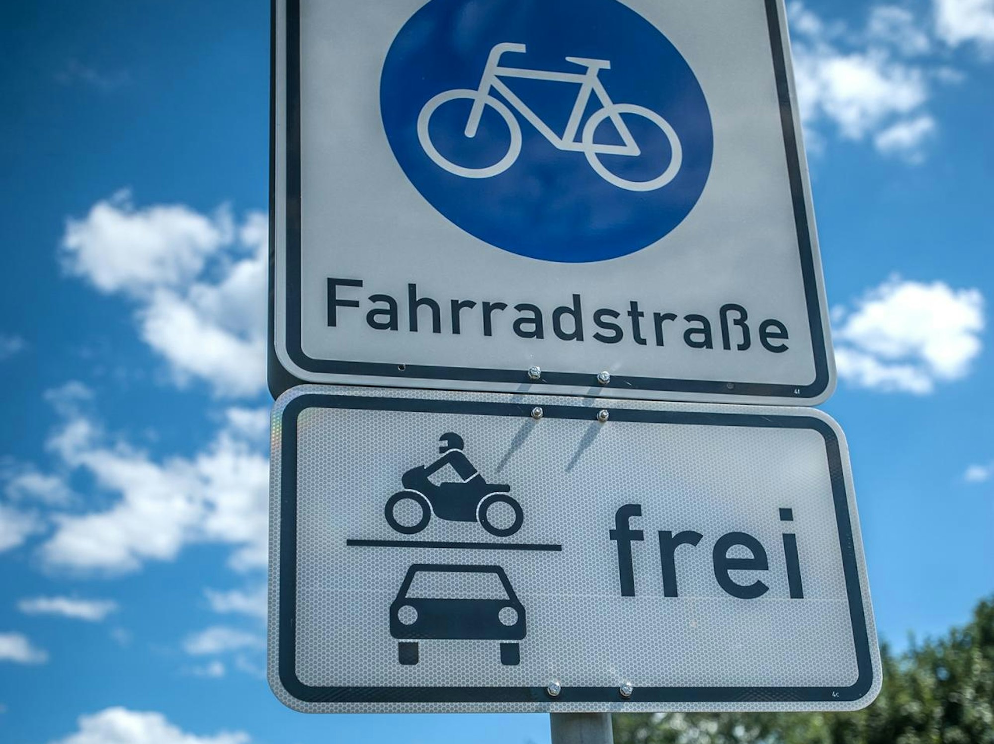 fahrradstrasse-autosperrung#_rar_rle_06282022ALF_1055