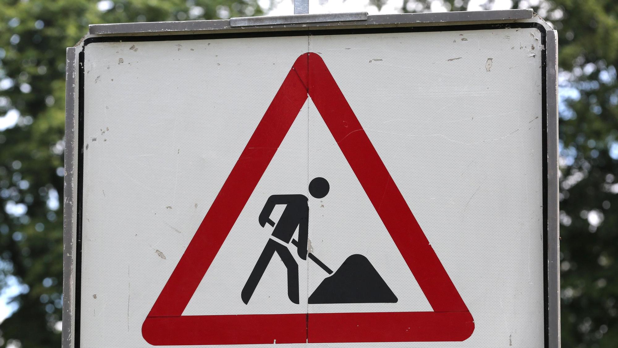 Die Bauarbeiten an der Erkelenzer Straße verzögern sich laut Westnetz.