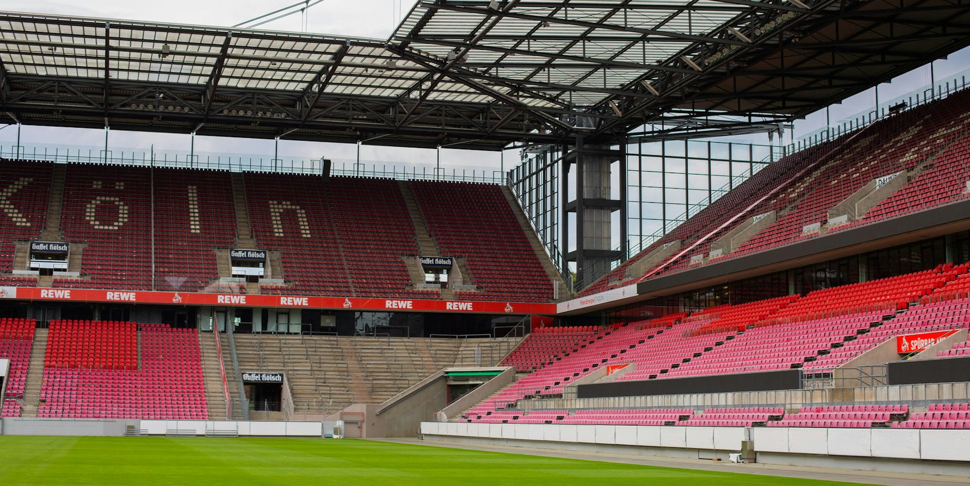 RheinEnergieStadion_Leer__2