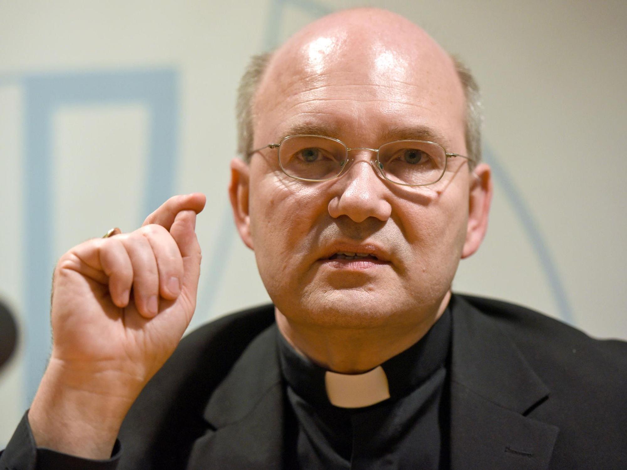 Bischof_Helmut_Dieser