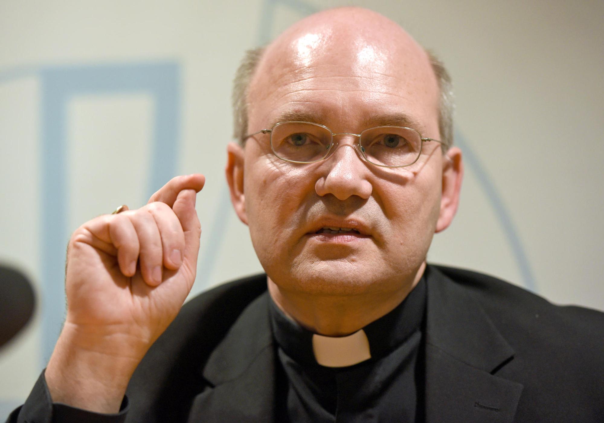 Bischof_Helmut_Dieser