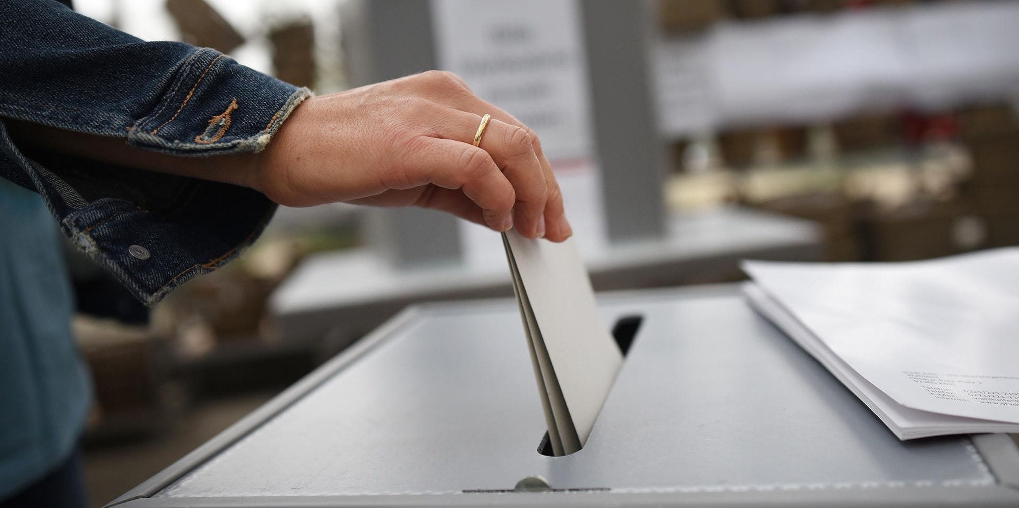 Wahlurne Kommunalwahl Symbolbild