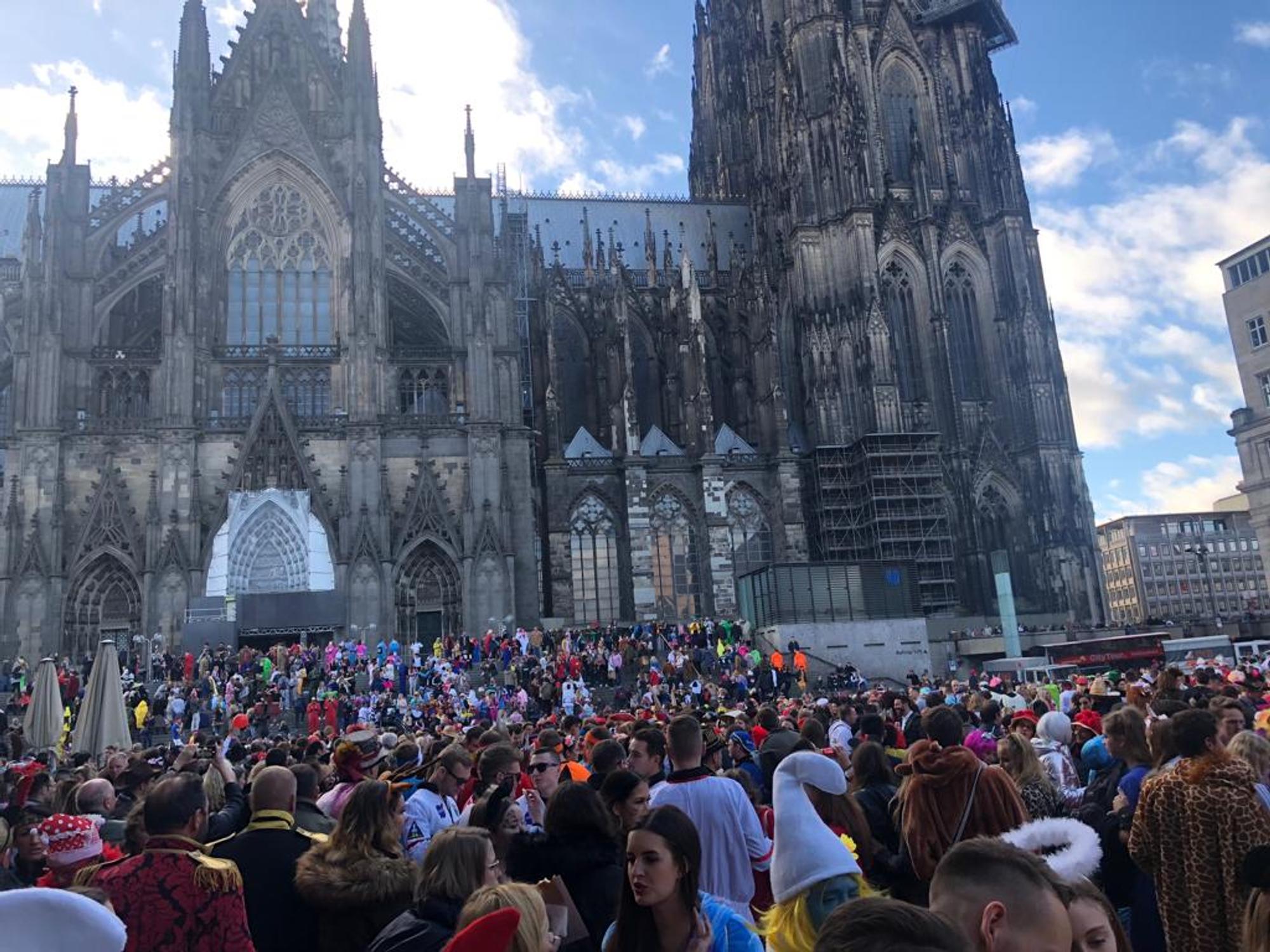 Karneval Dom Julia Bauer