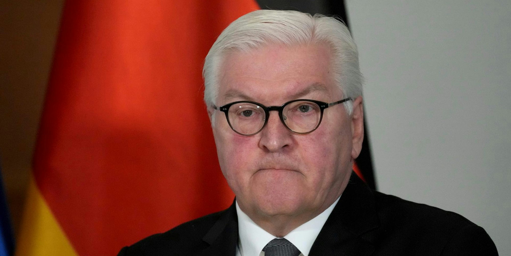 Steinmeier grimmig