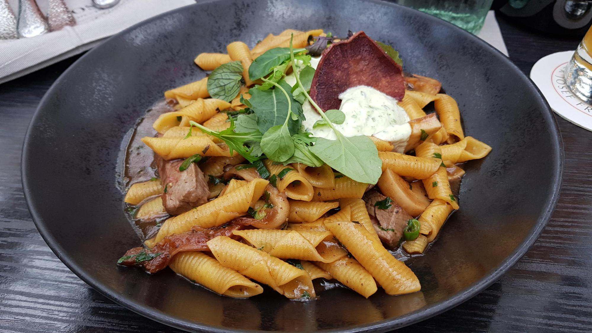 Nudeln im Restaurant Oscar