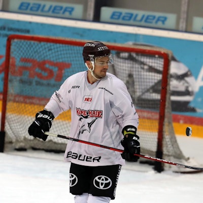 A27F5B82-8D6D-413F-9B83-2E2FDAE99F5E