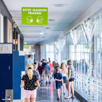 Schule Gang Symbolbild