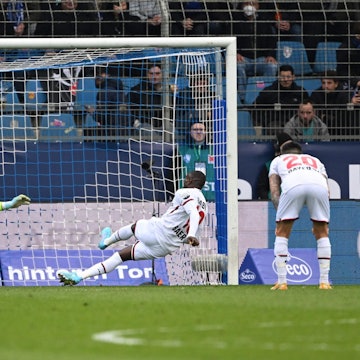 9C3B34C6-5283-4583-AFAD-2FDA14DE8B25