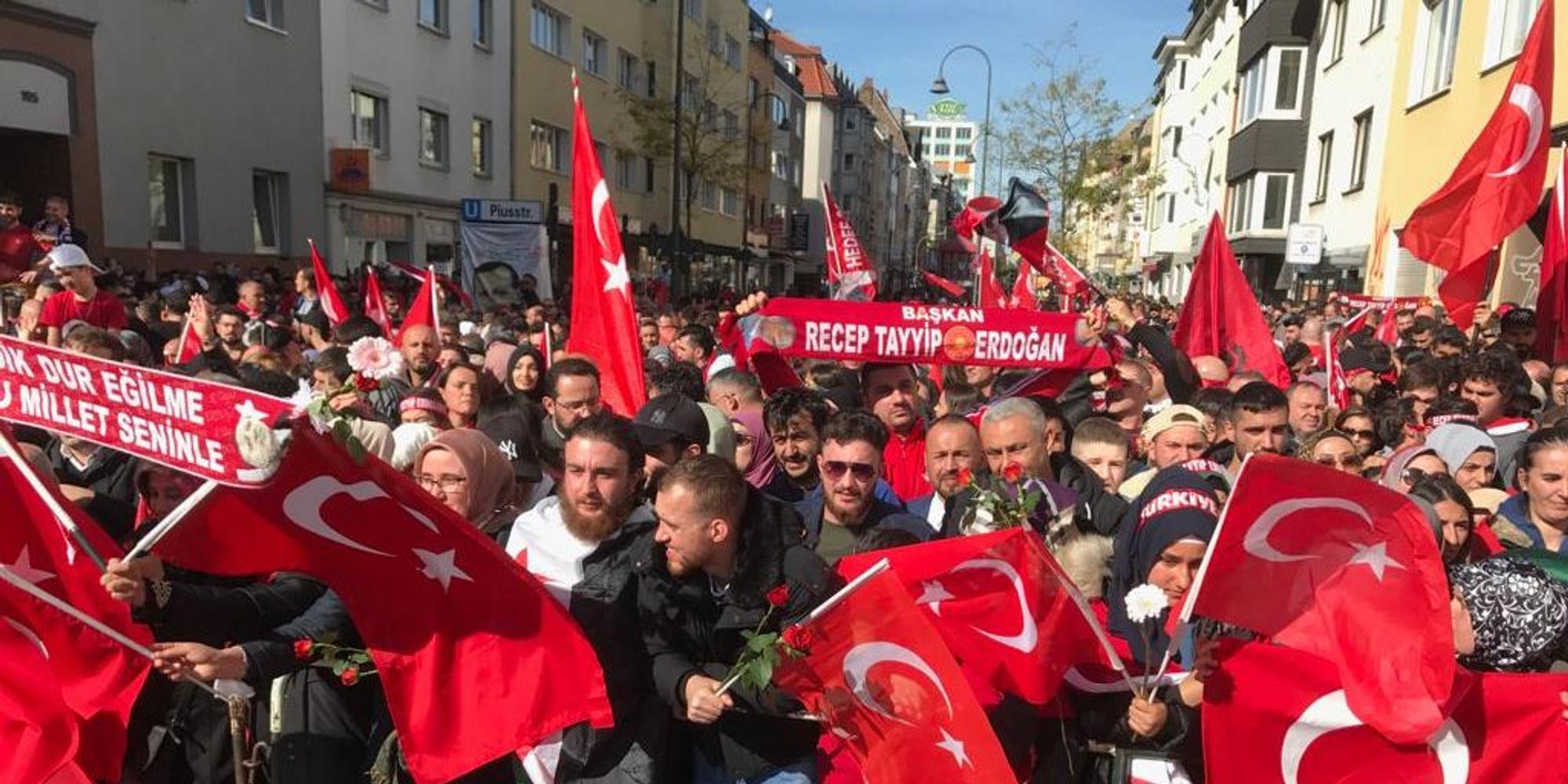 Erdogan-Anhänger in Köln