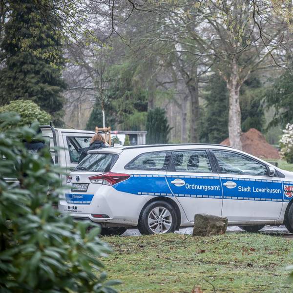 grossfamilie_beerdigung-vorber-LE-leverkusen07042021AL_2