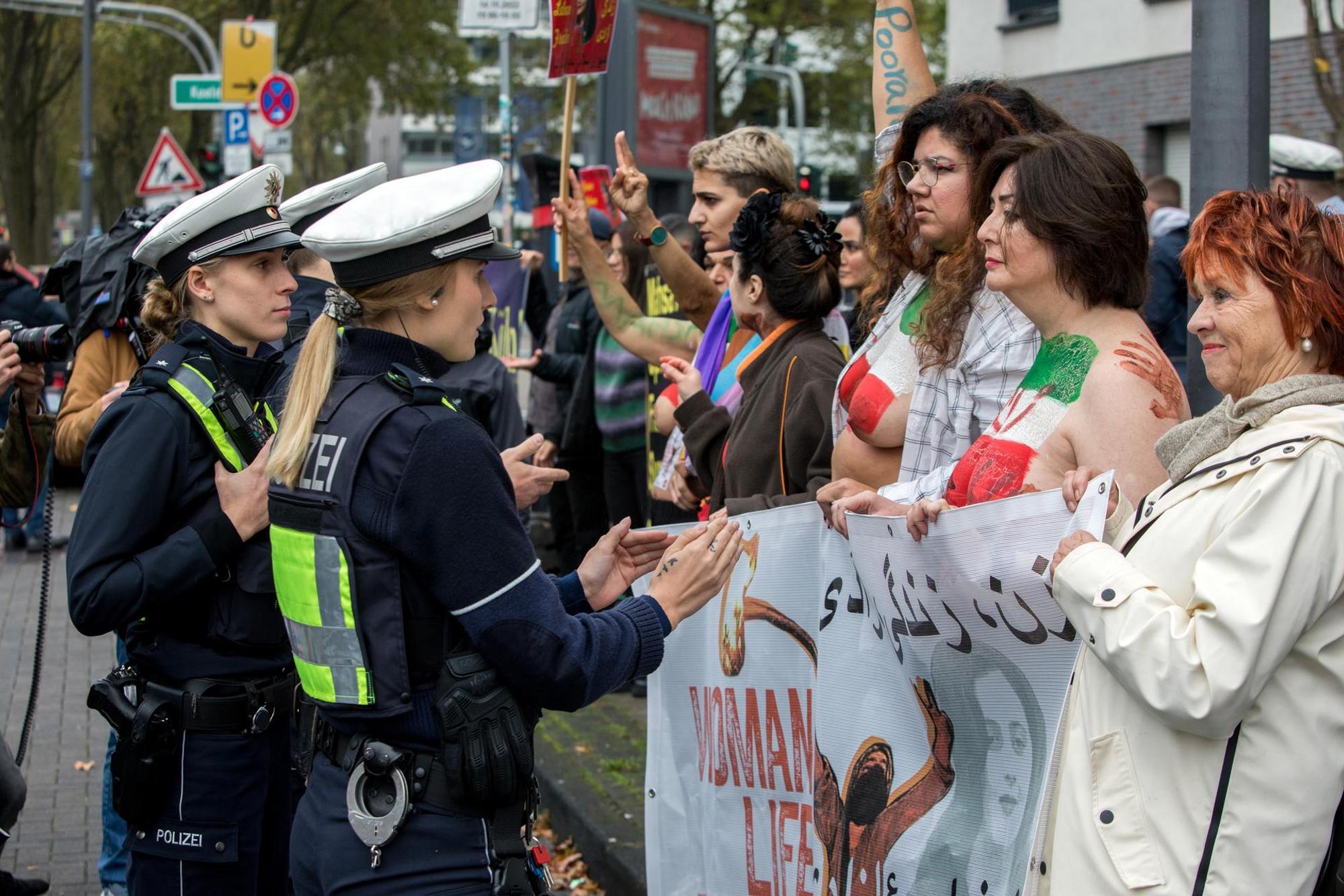 Muezzinruf Protest 1410