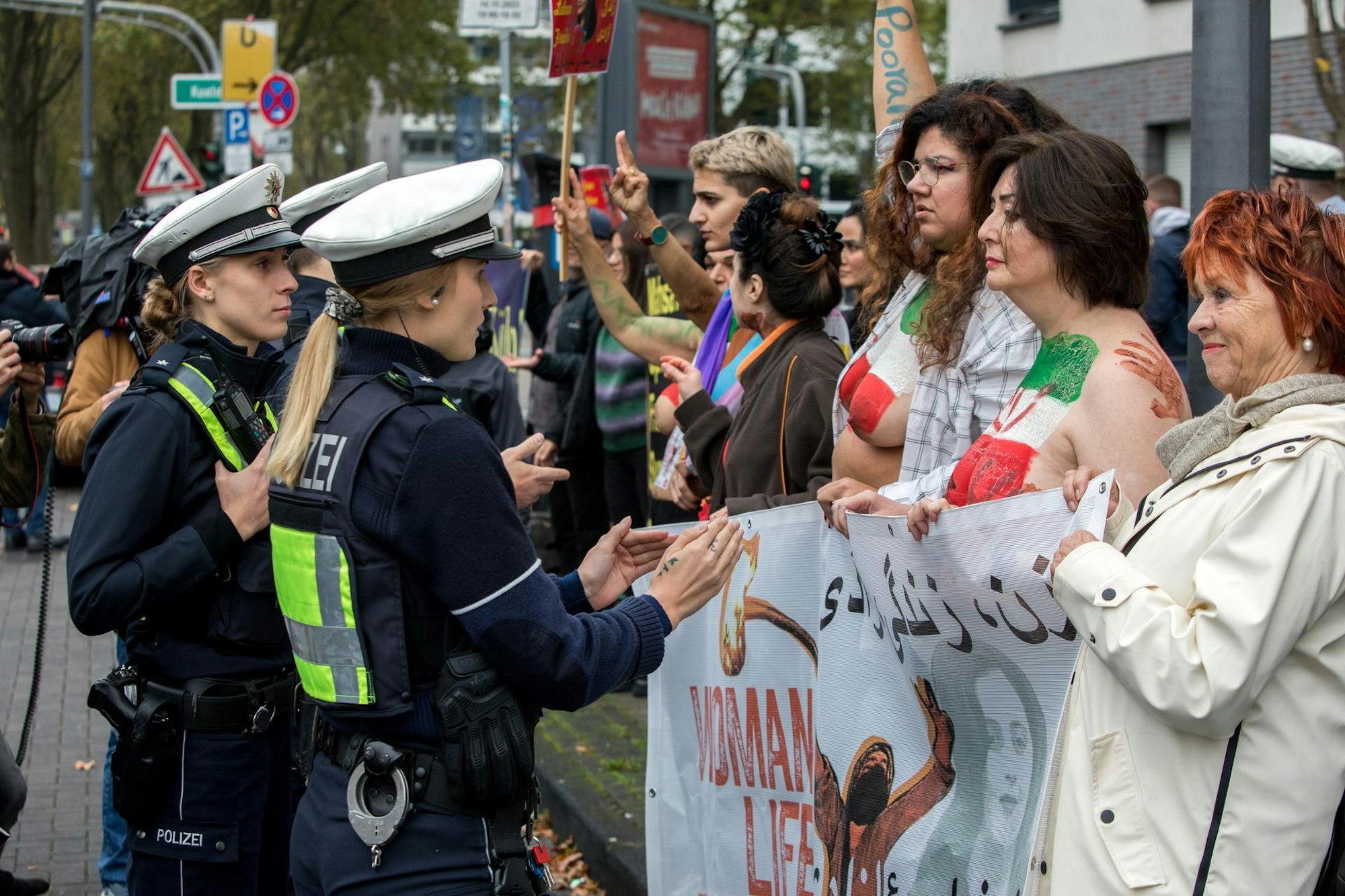Muezzinruf Protest 1410