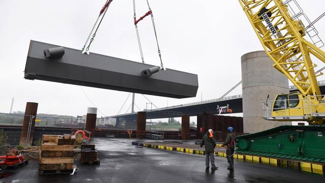 leverkusener brücke stahlteil001