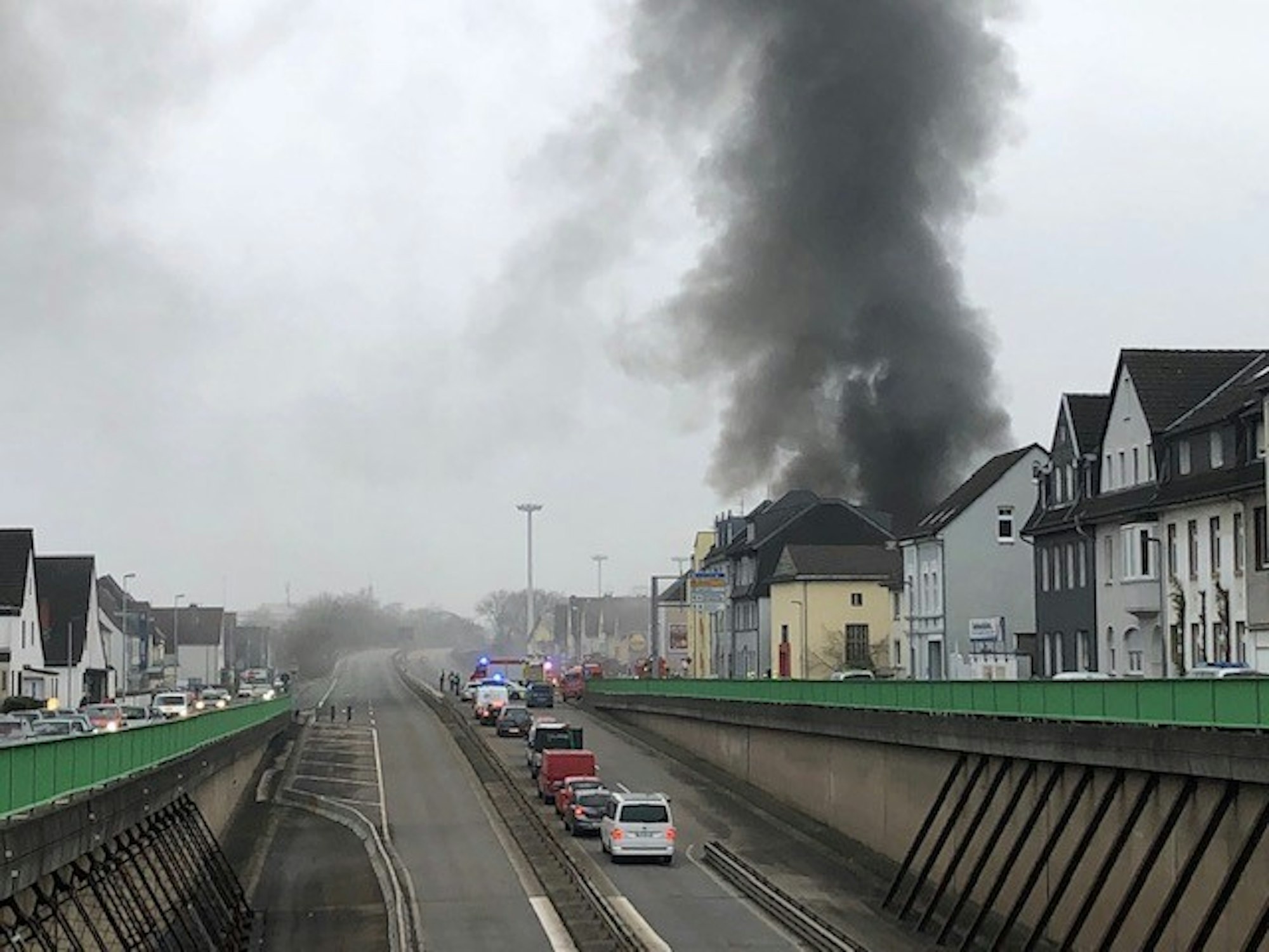 Feuer Küppersteg Rauchwolke Dezember 2021