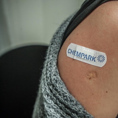 impfzentrum-chemparklev_rar_RLE_12012021ALF_5170