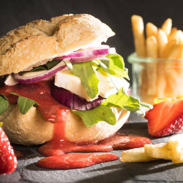 Ungewöhnliche Rezepte mit Erdbeeren Burger