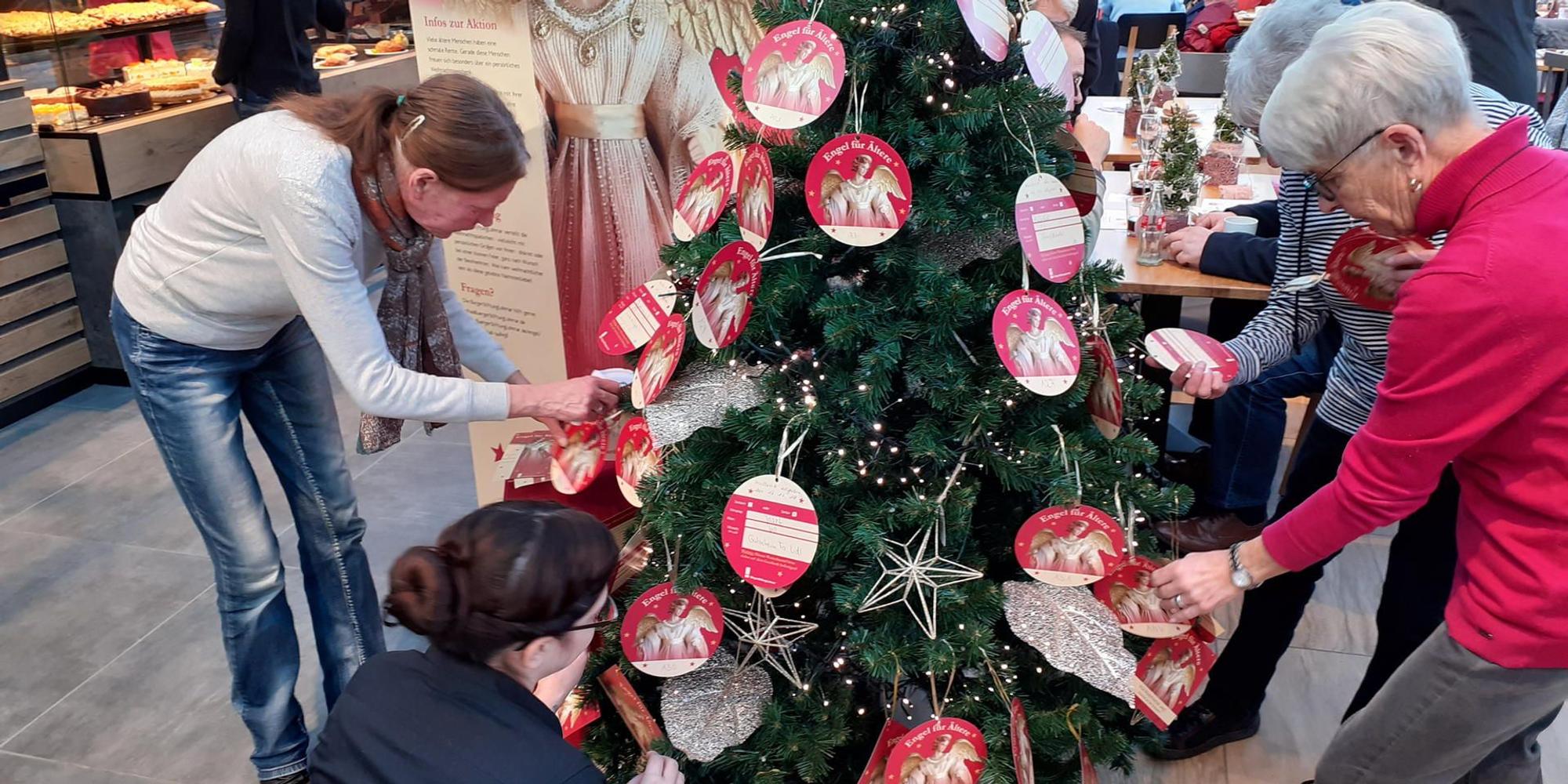 Wunschbaum_Lohmar_Geschenke