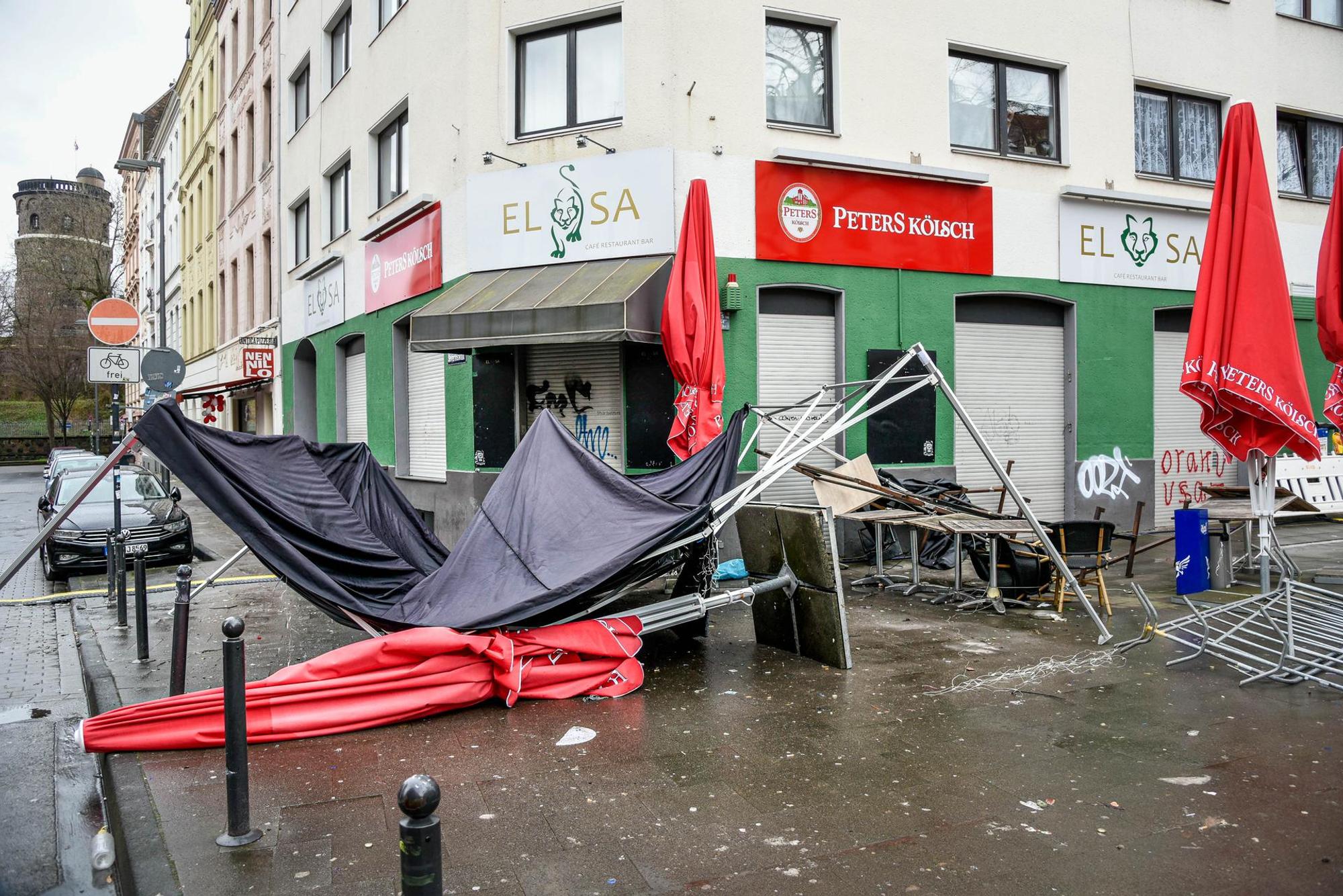 Umgekippte Schirme