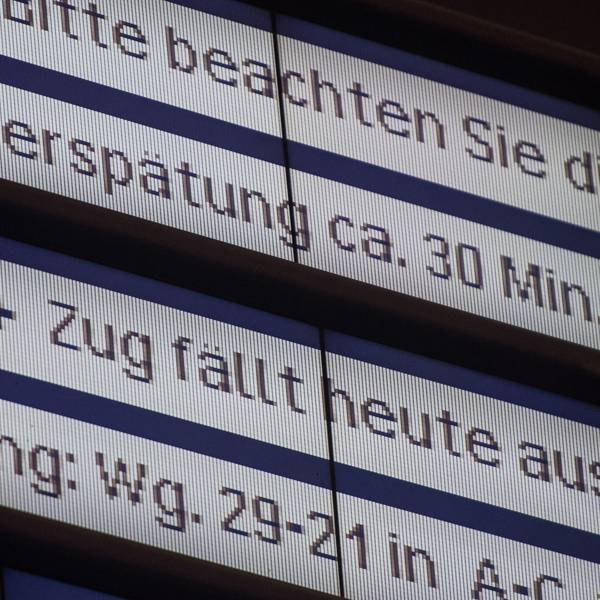 Deutsche Bahn_Zugausfall_Anzeigetafel