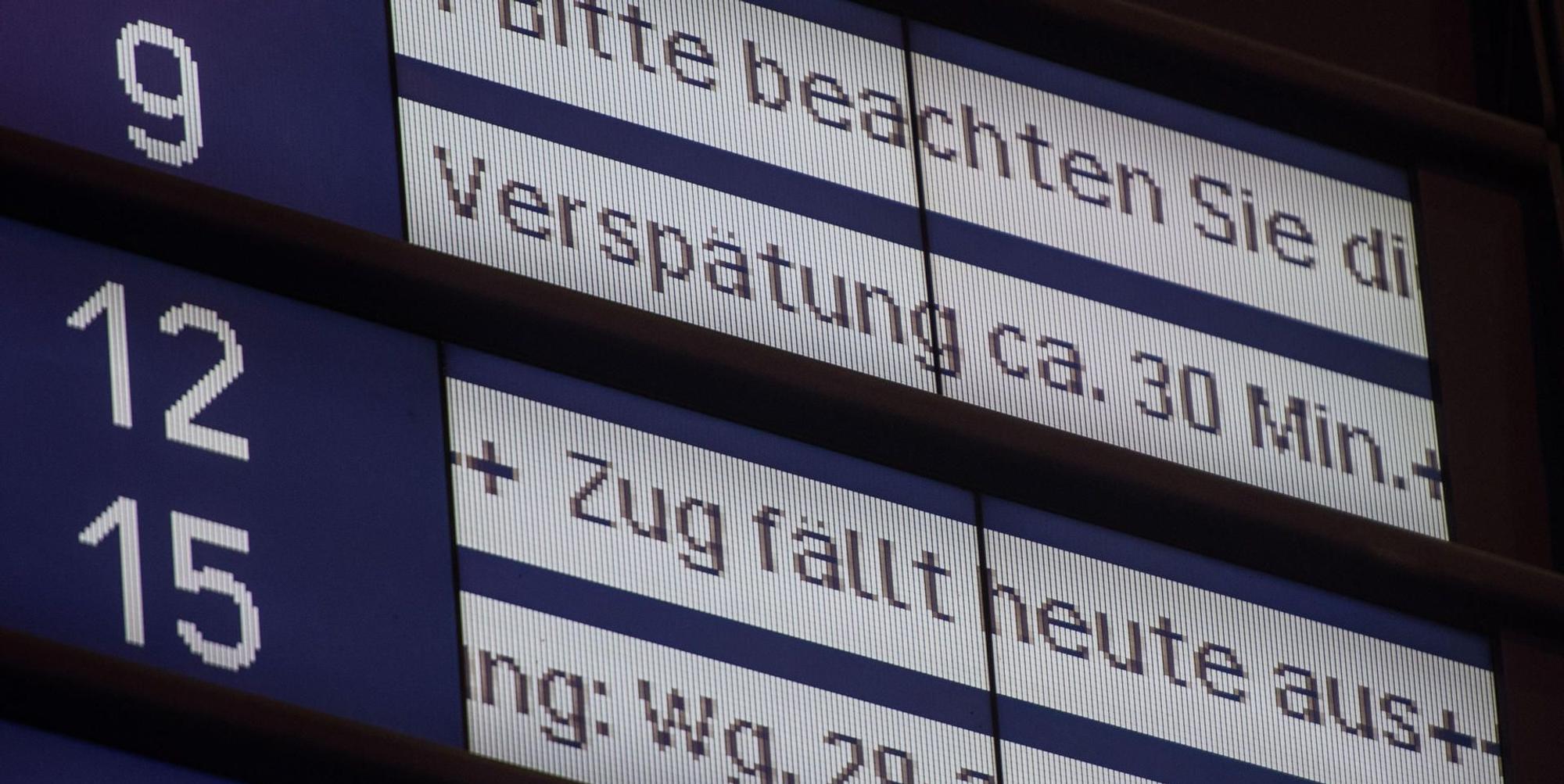 Deutsche Bahn_Zugausfall_Anzeigetafel