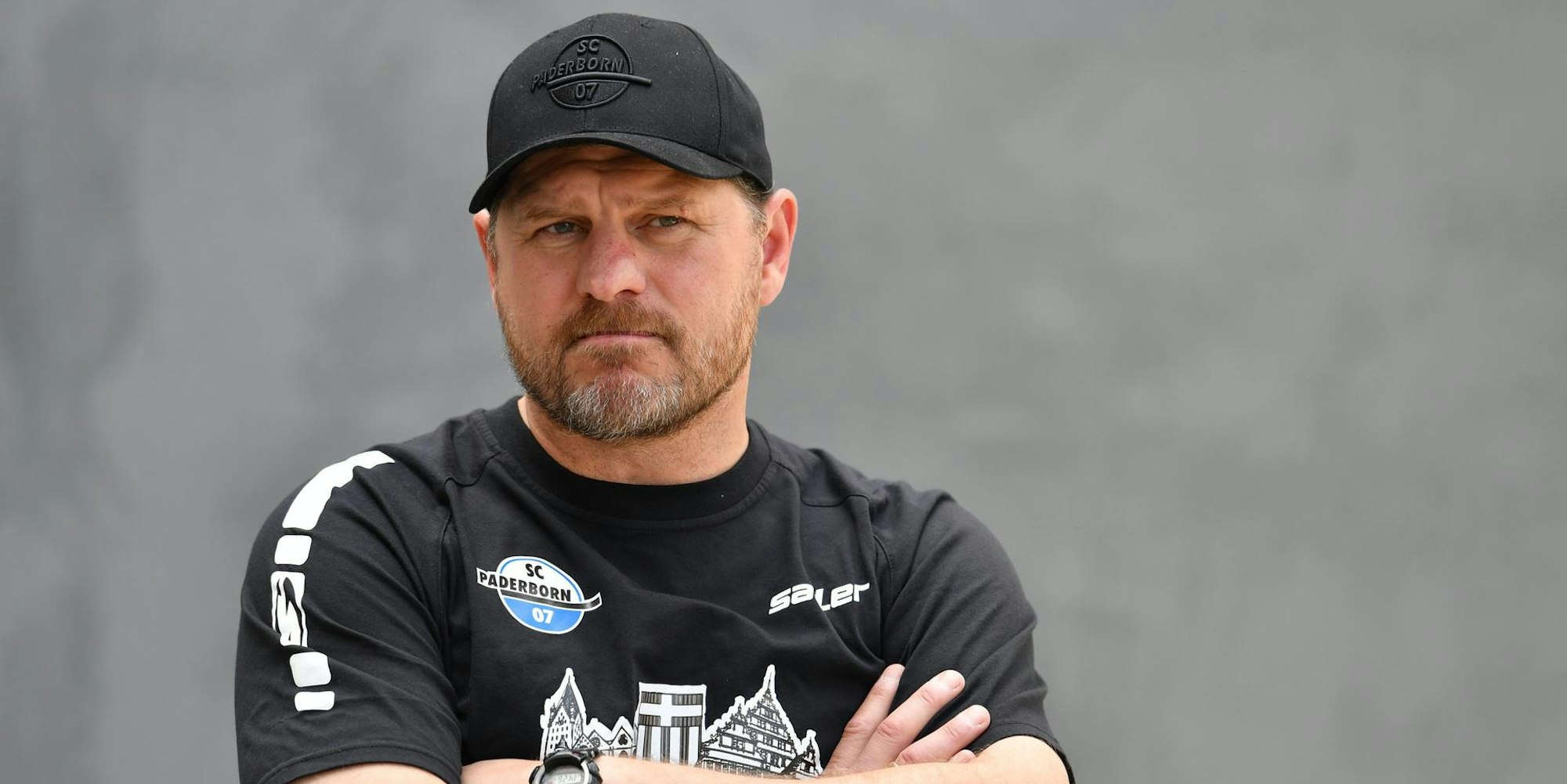 Baumgart am Mikrofon