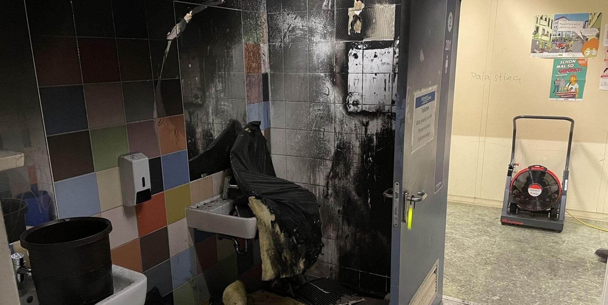 ausgebrannte schultoilette