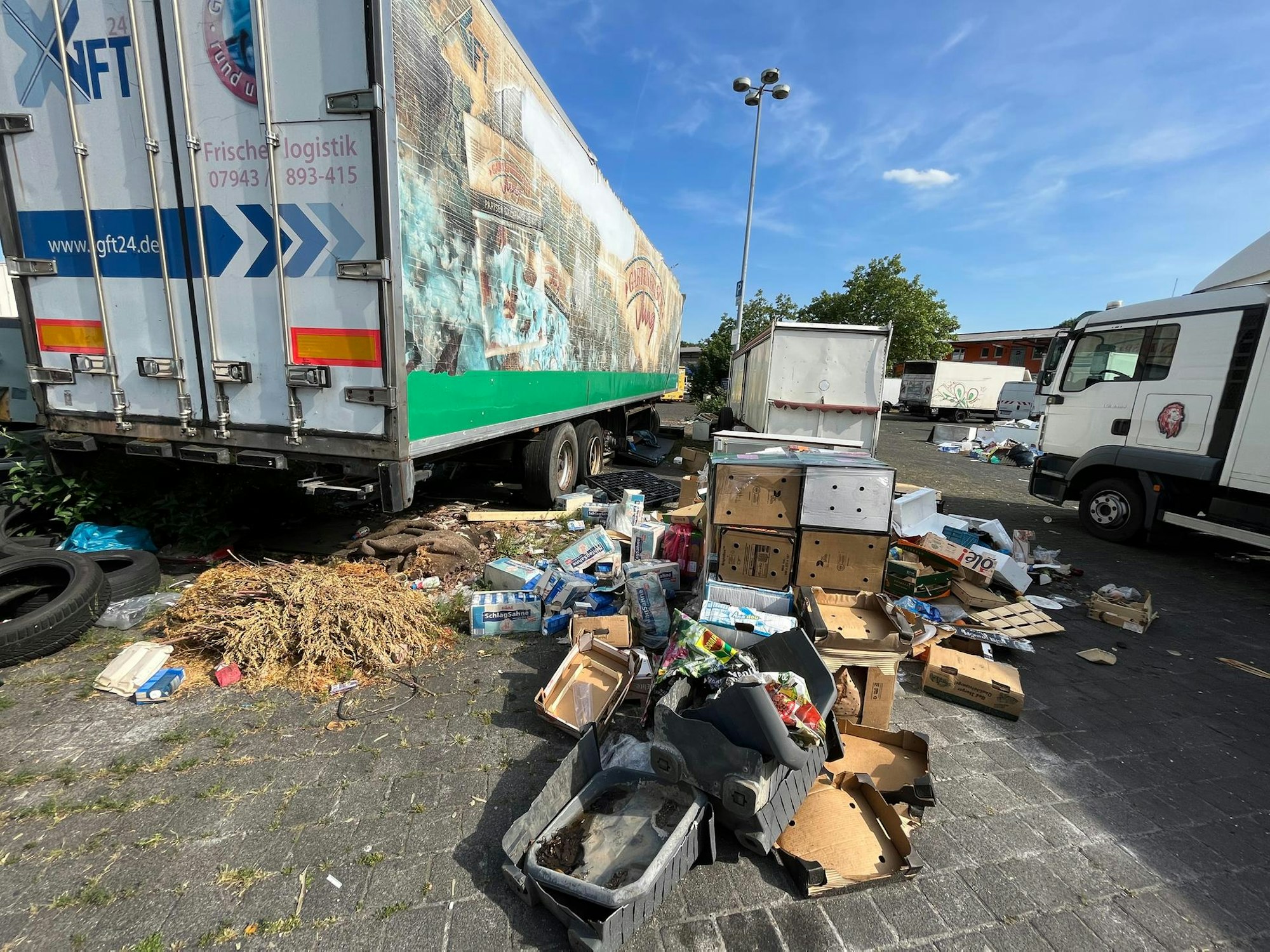 grossmarlt muell anhaenger