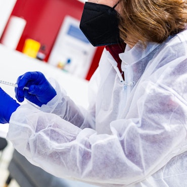 Ärztin Impfung 0222