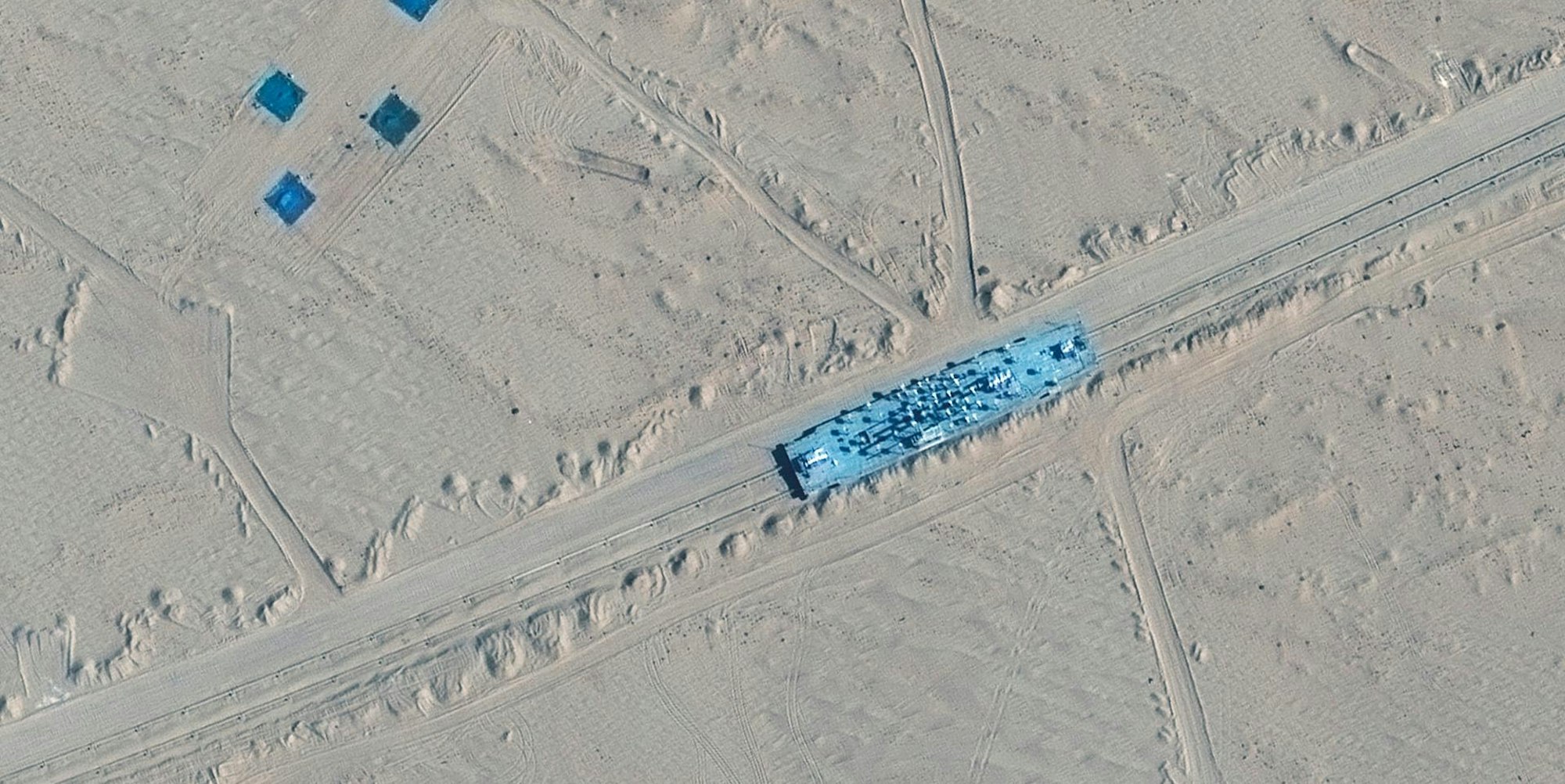 Flugzeugträger Wüste dpa