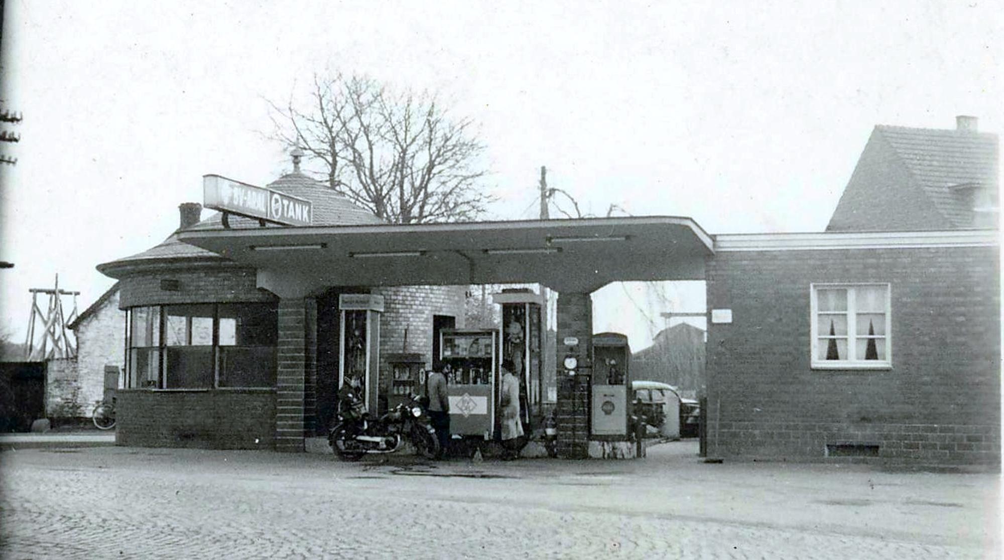 Tankstelle alt