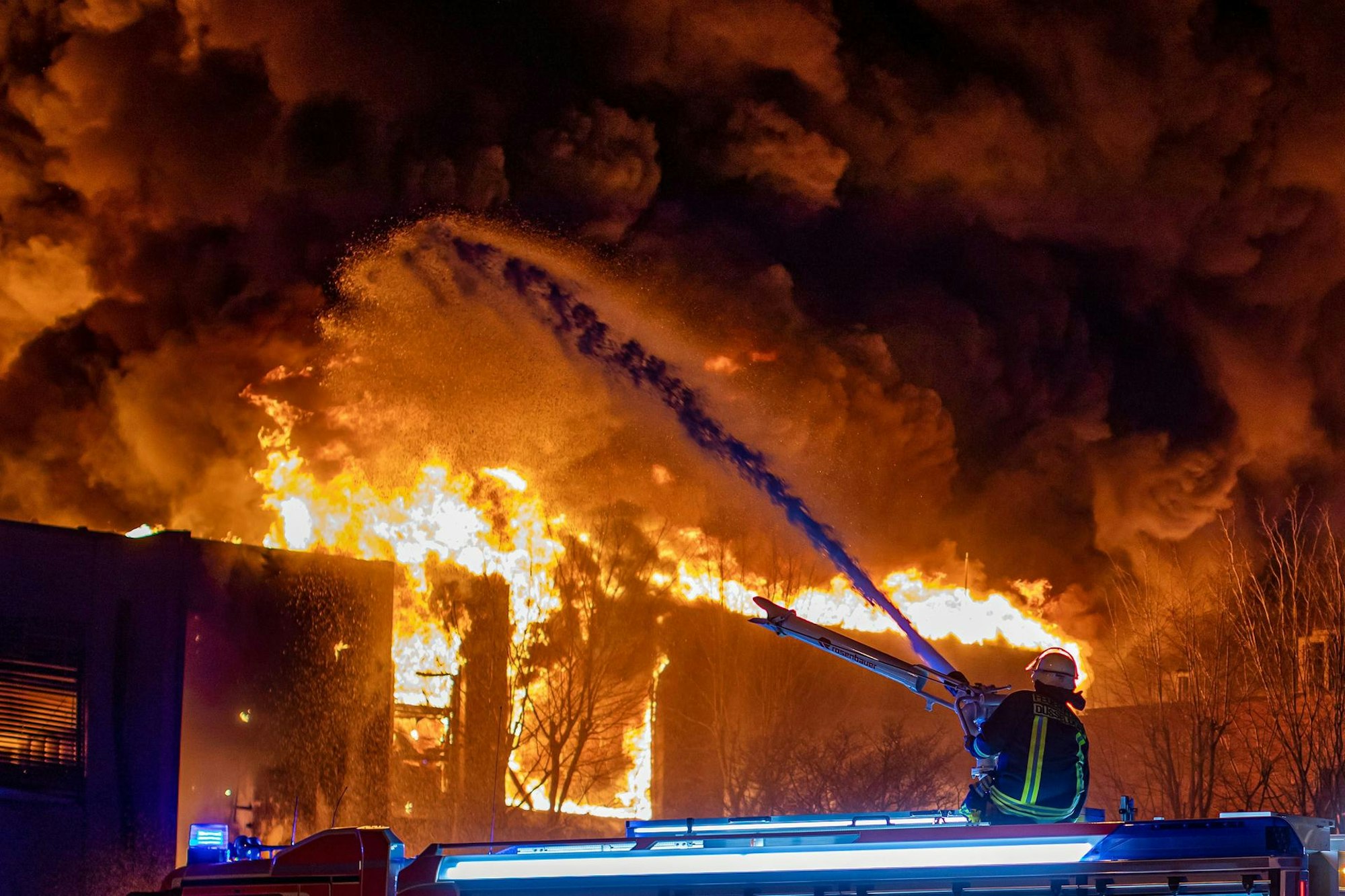 Brand Düsseldorf dpa neu (1)