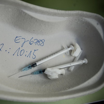 Impfspritze Leverkusen