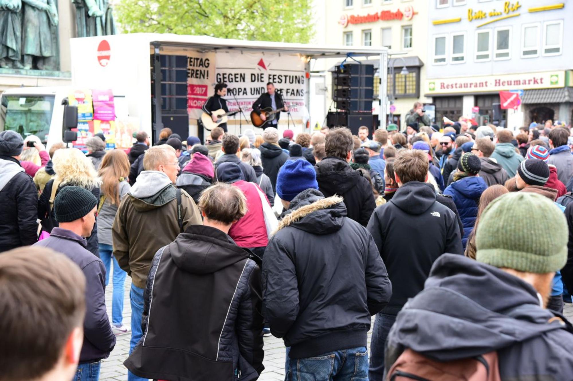 Friedliche Autonome