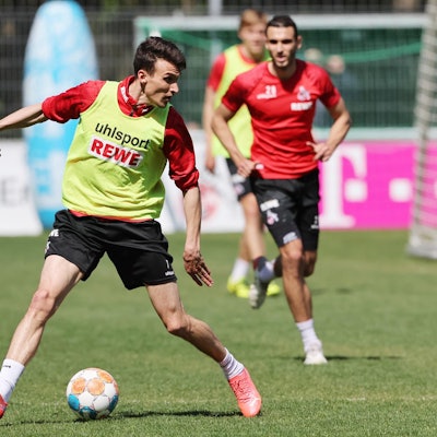 F1969112-6673-4C45-AD01-2FFCB81FAD6F