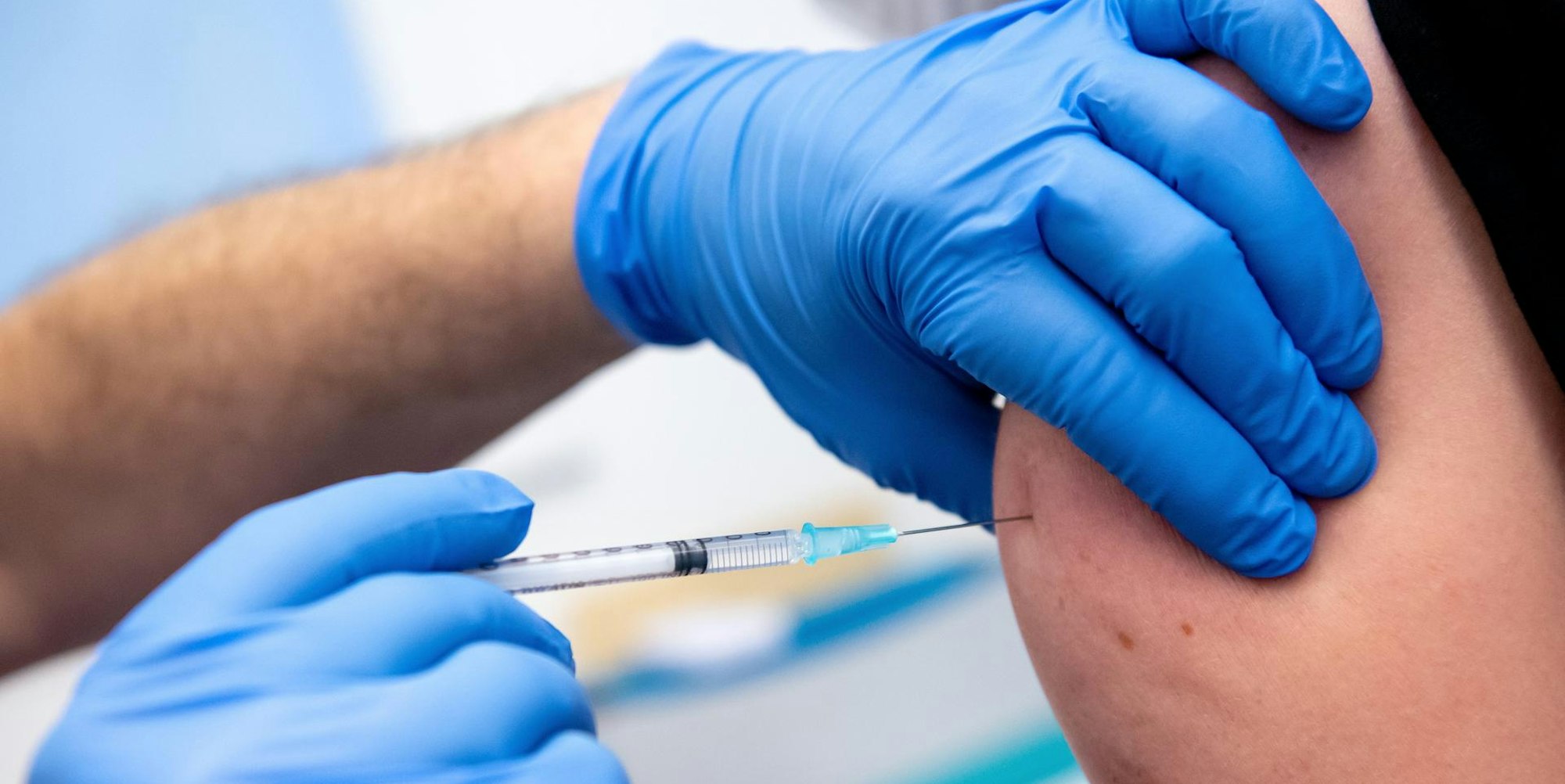 Impfpflicht Symbol dpa